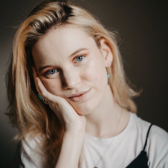 Meet your Posher, Emma - Picture 1 of 1